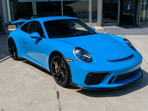 Used 2018 Porsche 911 GT3 RWD image 3