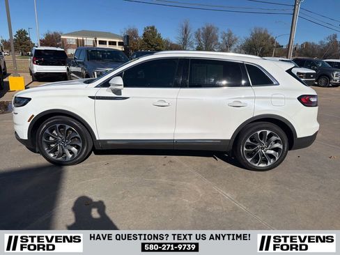 Used 2022 Lincoln Nautilus Reserve w/ Equipment Group 201A image 9