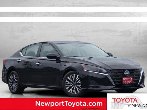 Used 2023 Nissan Altima 2.5 SV image 1