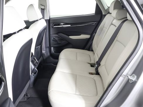 Used 2023 Kia Seltos EX image 32