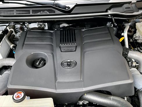 Used 2024 Toyota Tundra SR5 w/ SR5 Premium Package AWD/4WD image 32