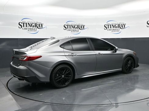 Used 2025 Toyota Camry SE w/ Multimedia Upgrade Package image 7