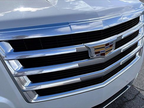 Used 2018 Cadillac Escalade Luxury image 34