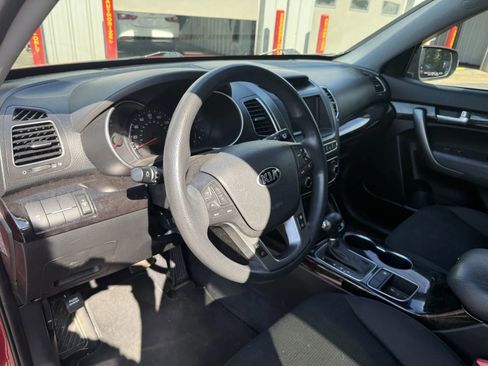 Used 2014 Kia Sorento LX FWD image 7