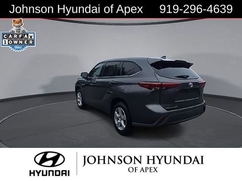 Used 2021 Toyota Highlander L image 10