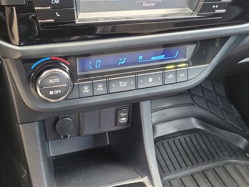Used 2016 Toyota Corolla S FWD image 27