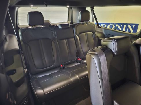 Used 2023 Jeep Wagoneer L 4WD image 31