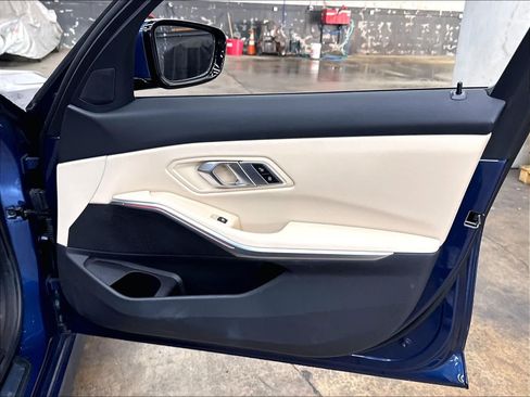 Used 2023 BMW 330i Sedan w/ Parking Assistance Package RWD image 26