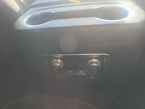 Used 2023 GMC Yukon SLT w/ SLT Premium Package image 15