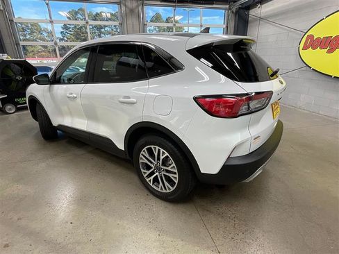 Used 2022 Ford Escape SEL image 3