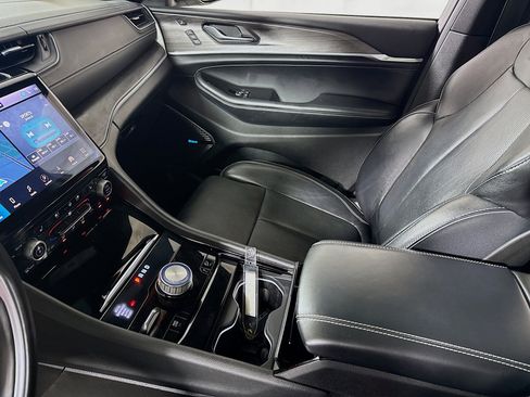 Used 2021 Jeep Grand Cherokee L Overland w/ Luxury Tech Group IV image 26