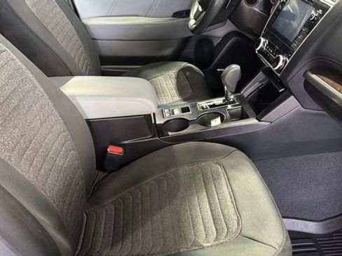 Used 2019 Subaru Outback 2.5i Limited w/ Popular Package #2 image 12