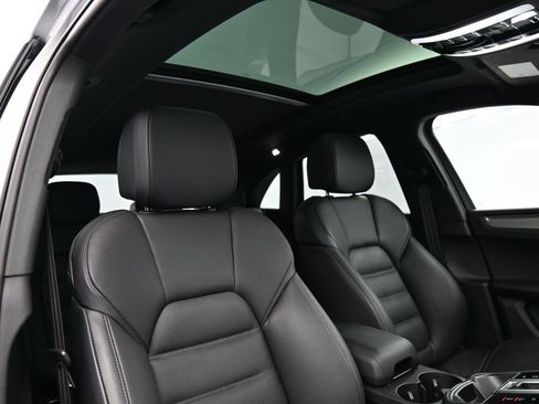 Used 2025 Porsche Macan S image 31