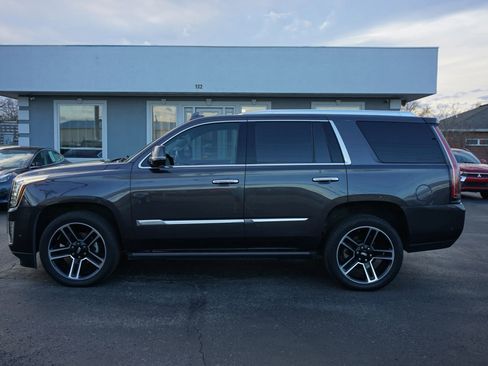 Used 2017 Cadillac Escalade Premium Luxury image 9