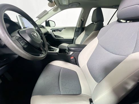 Used 2025 Toyota RAV4 XLE w/ Convenience Package image 14