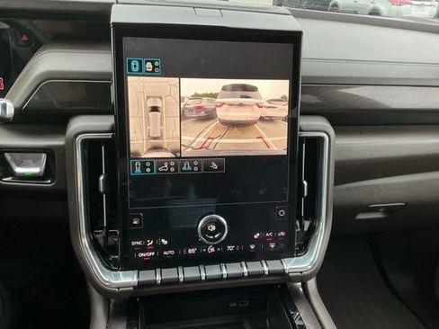 Used 2025 GMC Yukon Elevation RWD image 12