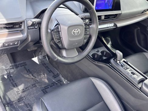 Used 2024 Toyota Prius XLE FWD image 17