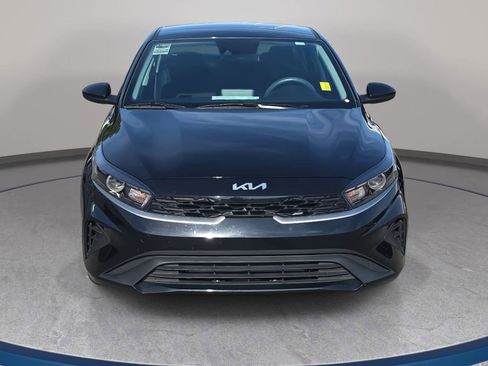 Used 2023 Kia Forte LXS image 2