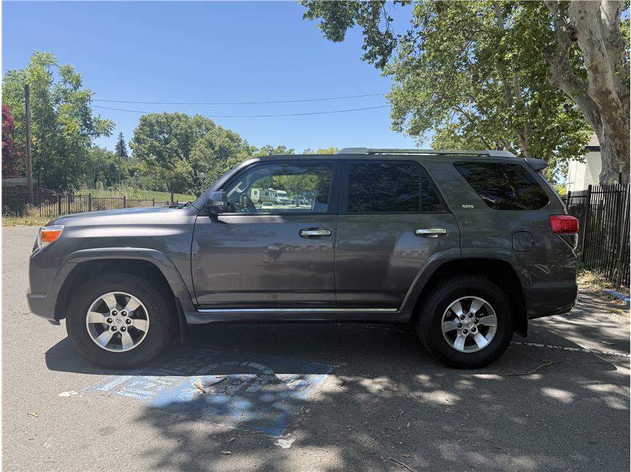 Used 2012 Toyota 4Runner SR5 AWD/4WD image 4