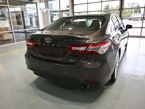 Used 2018 Toyota Camry XLE w/ Driver Assist Package FWD image 5