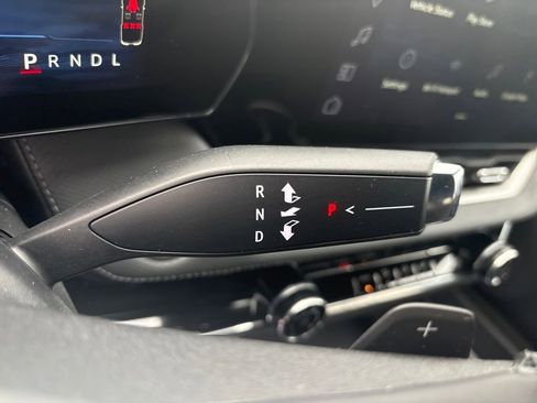 Used 2025 Chevrolet Equinox LT image 23