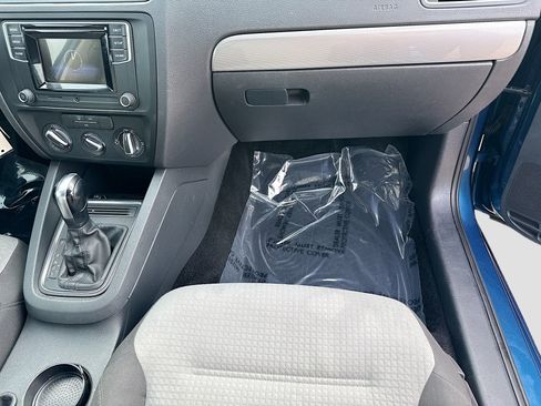 Used 2017 Volkswagen Jetta S image 17
