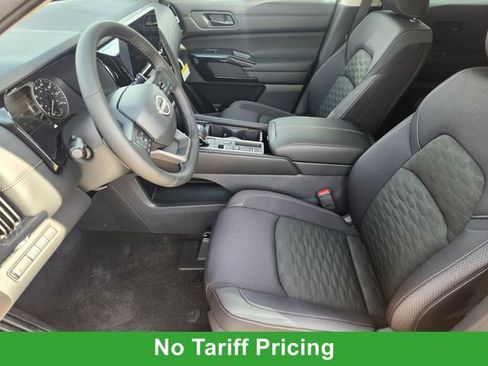 New 2026 Nissan Pathfinder SV image 10