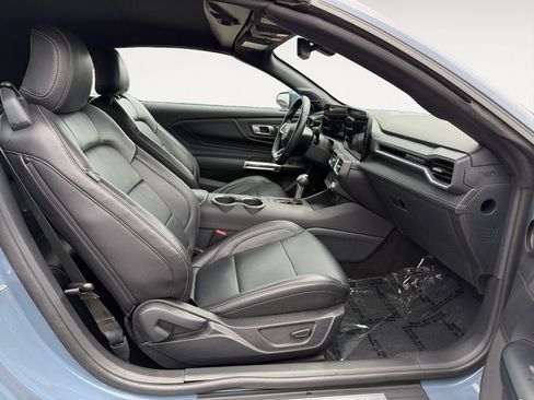 Used 2025 Ford Mustang Premium RWD image 24
