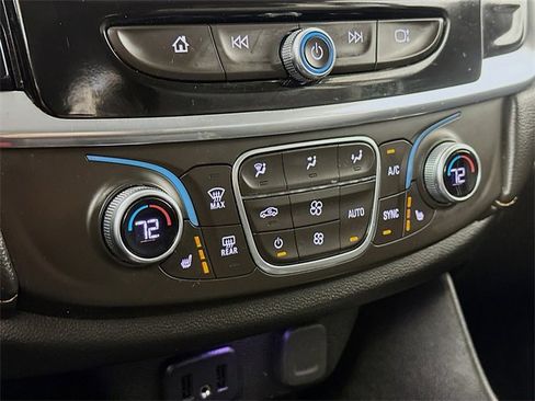 Used 2018 Chevrolet Traverse LT image 26