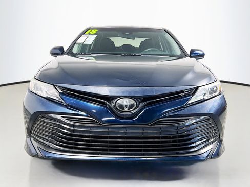 Used 2018 Toyota Camry LE FWD image 11