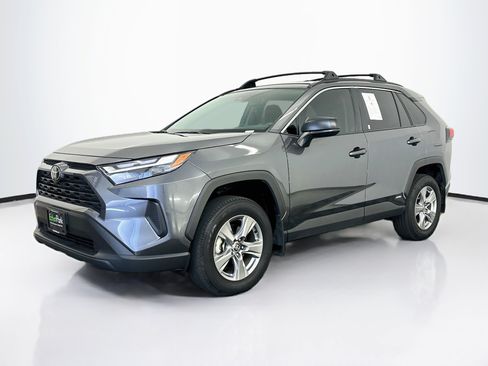 Used 2025 Toyota RAV4 LE AWD/4WD image 3