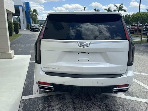 Used 2021 Cadillac Escalade Premium Luxury Platinum w/ LPO, Radiant Package AWD/4WD image 8