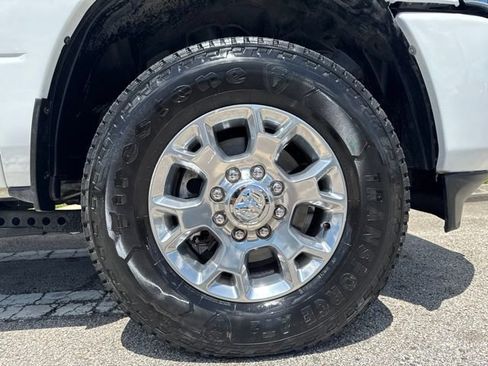 Used 2024 RAM 2500 Laramie AWD/4WD image 9