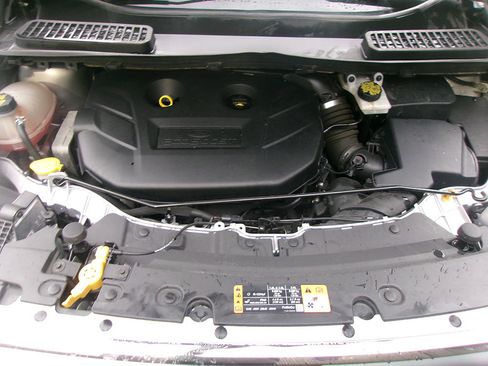 Used 2017 Ford Escape SE w/ Equipment Group 201A image 8