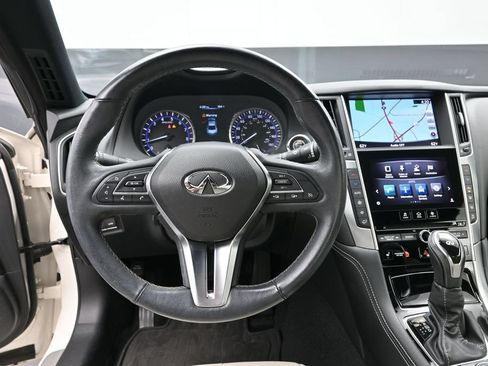 Used 2017 INFINITI Q60 3.0t w/ Premium Plus Package 3.0T RWD image 18