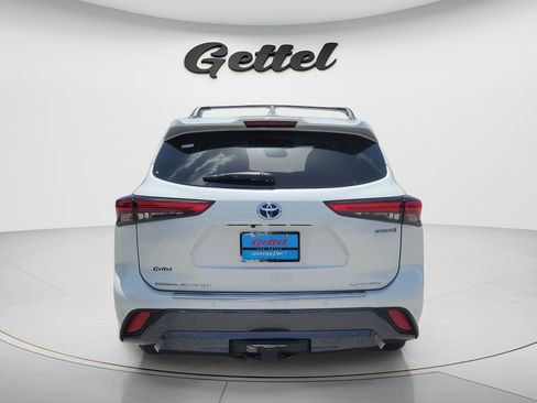 Used 2022 Toyota Highlander Limited AWD/4WD image 6