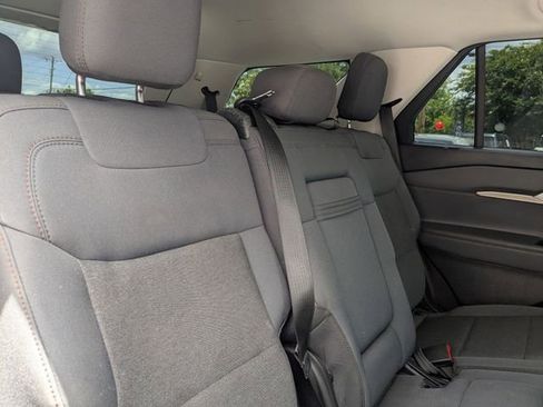 Used 2025 Ford Explorer Active RWD image 32