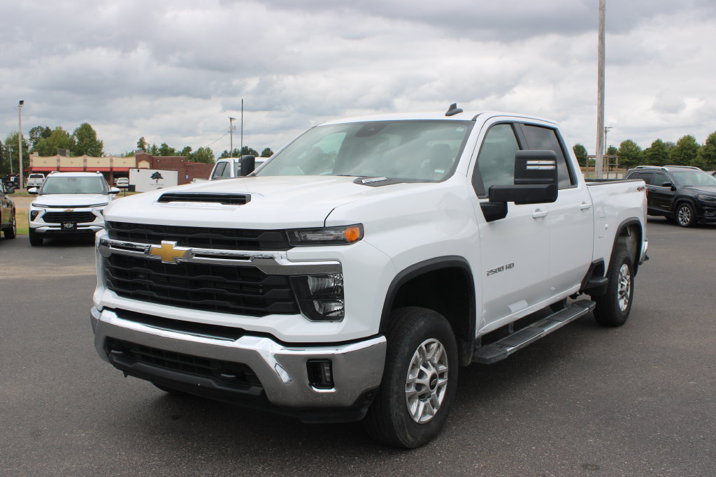 Used 2025 Chevrolet Silverado 2500 LT w/ Convenience Package AWD/4WD image 4