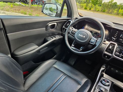 Used 2022 Kia Sorento S FWD image 9