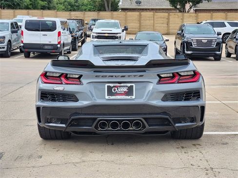 Used 2025 Chevrolet Corvette Z06 RWD image 13