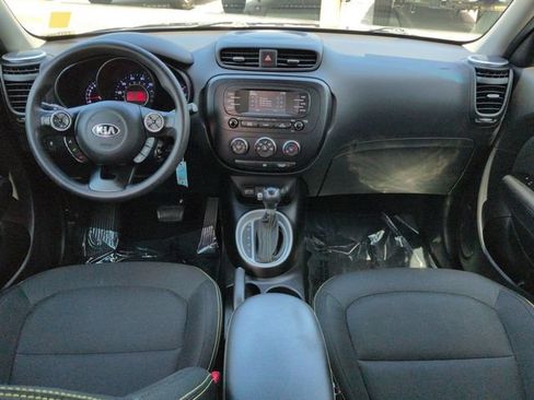 Used 2016 Kia Soul + FWD image 14