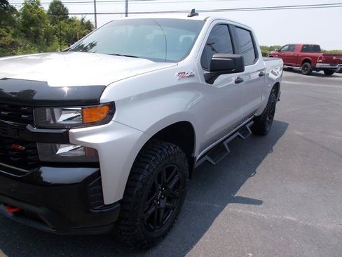 Used 2021 Chevrolet Silverado 1500 Custom Trail Boss w/ LPO, Dark Essentials Package AWD/4WD image 8