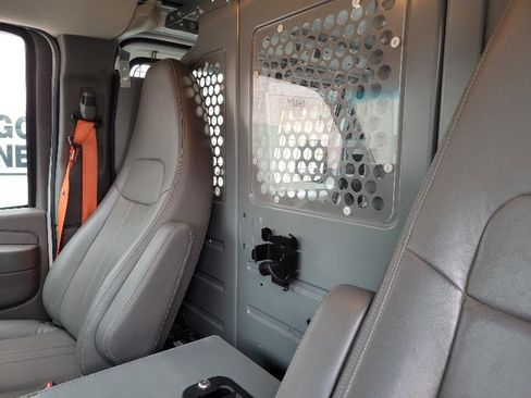 Used 2014 Chevrolet Express 2500 image 29