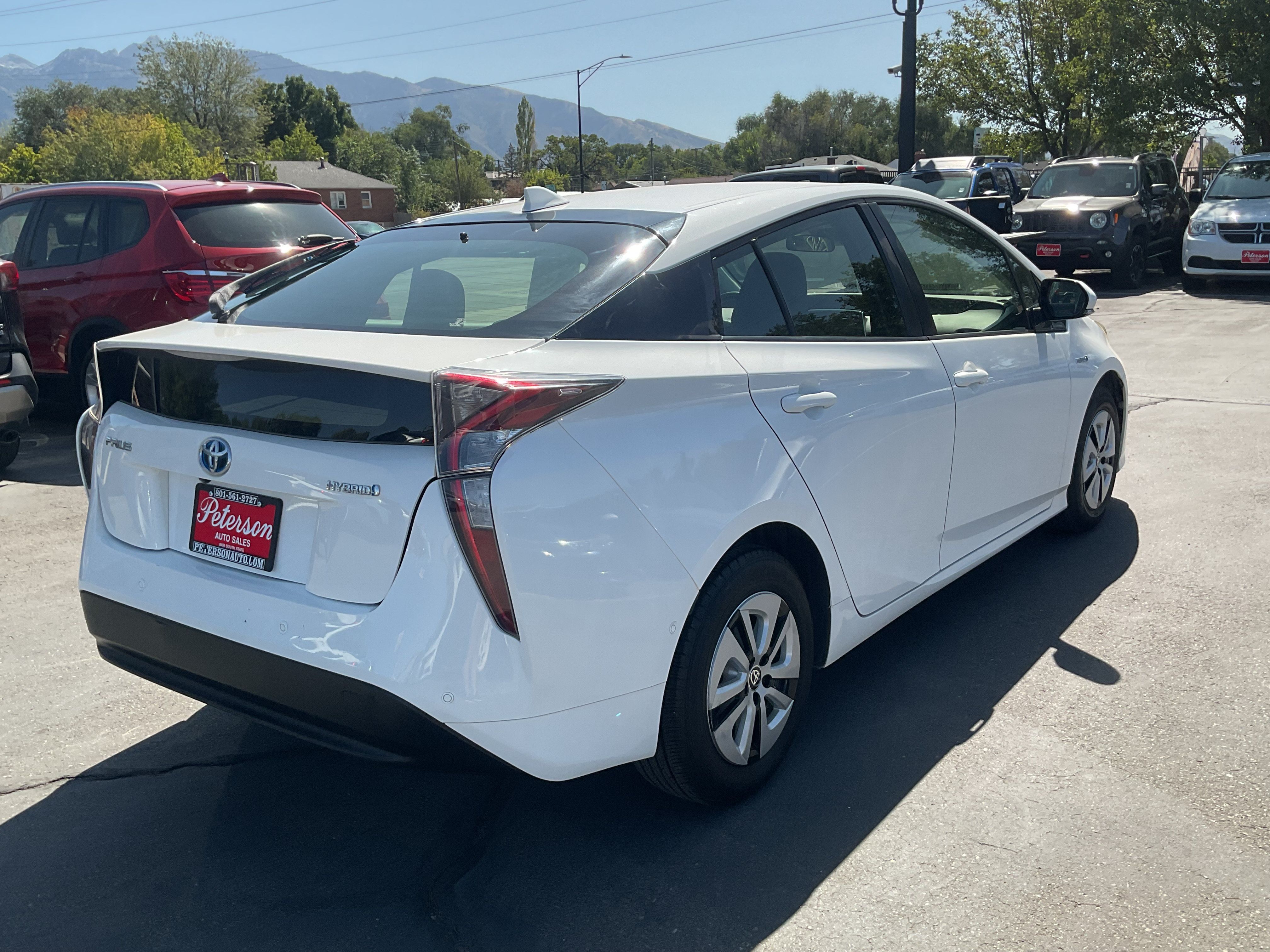Used 2017 Toyota Prius Two w/ Prius Two Safety Plus Package FWD image 6