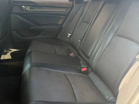 Used 2018 Honda Accord Sport image 18