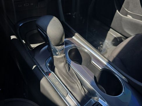 Used 2022 Chevrolet Malibu LT image 19