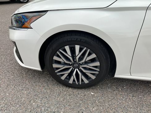 Used 2023 Nissan Altima 2.5 SV image 12