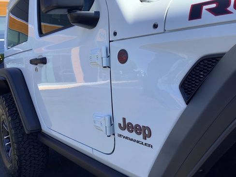 New 2025 Jeep Wrangler Rubicon w/ Xtreme 35 Tire Package image 39