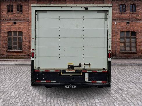 Certified 2021 Ford E-350 and Econoline 350 Super Duty RWD image 5
