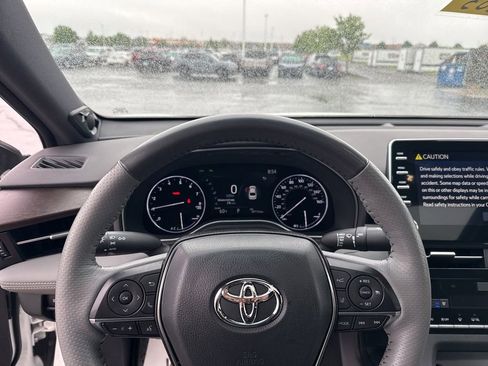 Used 2020 Toyota Avalon Limited w/ Advanced Safety Package FWD image 12